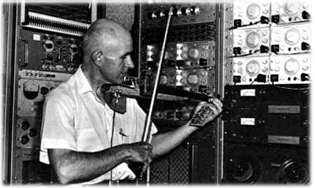 Max Mathews with Radio Violin 1984